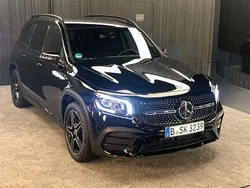 Schwarz Gebraucht 2020 Mercedes GLB200 AMG line SUV | 32.000 € (Fairer Preis)