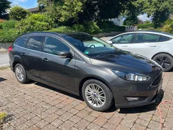 Grau Gebraucht 2017 Ford Focus Cool & Connect Kombi | 10.400 € (Fairer Preis)