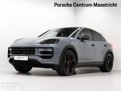 Grau Gebraucht 2024 Porsche Cayenne Turbo E-Hybrid SUV | 183.747 € (Guter Preis)
