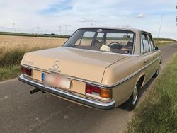 Beige Gebraucht 1973 Mercedes 220 Limousine | 19.000 €
