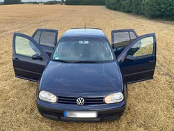 Blau Gebraucht 2000 VW Golf IV Edition Limousine | 2.222 € (Etwas zu teuer)
