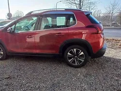 Rot Gebraucht 2017 Peugeot 2008 SUV | 9.990 € (Fairer Preis)