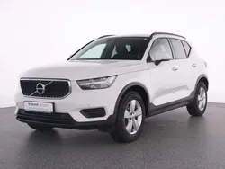 Weiß Gebraucht 2022 Volvo XC40 Momentum SUV | 23.590 € (Guter Preis)