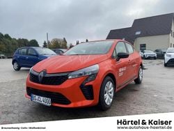 Valencia orange meallic (orange) Gebraucht 2025 Renault Clio V Evolution | 19.349 € (Fairer Preis)