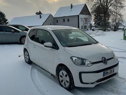 Weiß Gebraucht 2017 VW up! Sound Kleinwagen | 8.200 € (Fairer Preis)