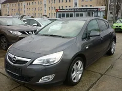 Karbongrau Gebraucht 2011 Opel Astra Design Edition Kleinwagen | 8.500 € (Teuer)
