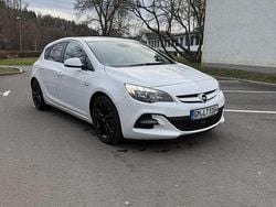 Weiß Gebraucht 2014 Opel Astra Kleinwagen | 7.490 € (Teuer)
