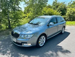 Grau Gebraucht 2011 Skoda Superb Elegance Kombi | 4.900 € (Superpreis)