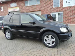 Schwarz unilack Gebraucht 2001 Mercedes ML55 AMG AMG SUV | 20.999 €