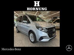 Hightechsilber metallic Gebraucht 2024 Mercedes V220 Van / Kleinbus | 53.900 € (Etwas zu teuer)