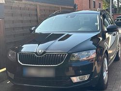 Schwarz Gebraucht 2016 Skoda Octavia Cabrio | 7.000 €
