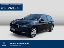 Schwarzmagic perleffekt met. Gebraucht 2024 Skoda Fabia Selection Limousine | 21.430 € (Fairer Preis)