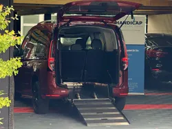 Rot Gebraucht 2021 VW Caddy Style Van / Kleinbus | 39.900 €