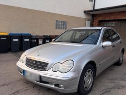 Silber Gebraucht 2003 Mercedes C180 Limousine | 2.750 €