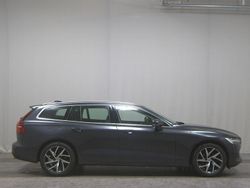 Grau Gebraucht 2020 Volvo V60 Momentum Kombi | 20.280 € (Superpreis)