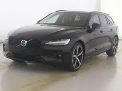 Onyx black (schwarz) Gebraucht 2024 Volvo V60 Plus Kombi | 37.460 € (Fairer Preis)