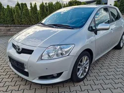 Silber Gebraucht 2009 Toyota Auris Life Limousine | 2.700 € (Fairer Preis)