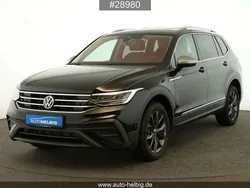 Schwarz Gebraucht 2023 VW Tiguan Allspace Move SUV | 39.149 € (Fairer Preis)