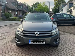 Grau Gebraucht 2014 VW Tiguan LOUNGE SUV | 10.400 € (Superpreis)