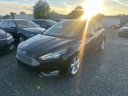 Schwarz Gebraucht 2015 Ford Focus Titanium Limousine | 4.000 € (Superpreis)