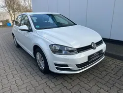 Weiß Gebraucht 2015 VW Golf VII Trendline Limousine | 8.999 € (Guter Preis)