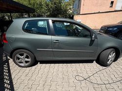 Grün Gebraucht 2005 VW Golf IV Kleinwagen | 2.350 € (Etwas zu teuer)