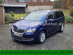 Blau Gebraucht 2009 VW Touran Freestyle Van / Kleinbus | 6.450 € (Teuer)