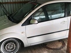 Silber Gebraucht 2005 Ford Fiesta Kleinwagen | 700 € (Guter Preis)