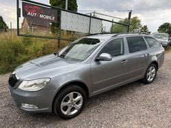 Grau Gebraucht 2013 Skoda Octavia Kombi | 5.290 € (Fairer Preis)