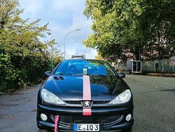 Schwarz Gebraucht 2007 Peugeot 206 CC Cabrio | 1.700 €