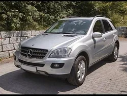 Silber Gebraucht 2005 Mercedes ML320 SUV | 12.500 €