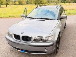 Grau Gebraucht 2004 BMW 320 Kombi | 1.799 € (Guter Preis)