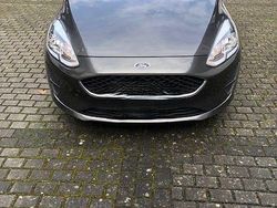 Grau Gebraucht 2017 Ford Fiesta Trend Kleinwagen | 8.300 € (Etwas zu teuer)