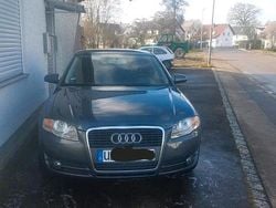 Grau Gebraucht 2005 Audi A4 Limousine | 1.800 € (Superpreis)