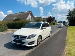 Weiß Gebraucht 2016 Mercedes B200 AMG line Van / Kleinbus | 6.500 € (Guter Preis)