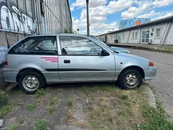 Silber Gebraucht 2002 Suzuki Swift Kleinwagen | 300 €