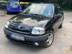 Schwarz Gebraucht 2000 Renault Clio II Kleinwagen | 650 € (Fairer Preis)