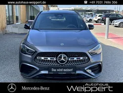 lack mountaingrau Gebraucht 2024 Mercedes GLA200 SUV | 54.950 €