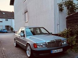 Silber Gebraucht 1990 Mercedes 190 Limousine | 9.999 €