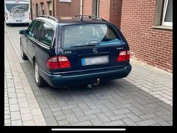 Blau Gebraucht 1998 Mercedes E280 Classic Kombi | 4.500 € (Guter Preis)