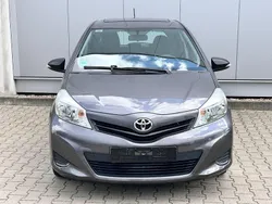 Grau Gebraucht 2013 Toyota Yaris Cool Kleinwagen | 7.190 € (Fairer Preis)