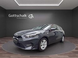 Pentametal metallic Gebraucht 2024 Kia Ceed Vision Kleinwagen | 21.999 € (Guter Preis)