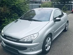 Grau Gebraucht 2003 Peugeot 206 CC Cabrio | 1.600 € (Fairer Preis)