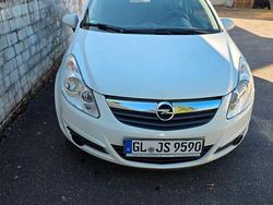 Weiß Gebraucht 2009 Opel Corsa Edition Limousine | 3.150 € (Fairer Preis)