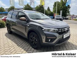 Grau Gebraucht 2025 Dacia Jogger Extreme Van / Kleinbus | 22.290 € (Fairer Preis)
