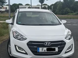 Weiß Gebraucht 2015 Hyundai i30 Classic Limousine | 6.500 € (Fairer Preis)