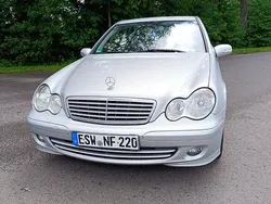 Silber Gebraucht 2005 Mercedes C220 Classic Limousine | 3.900 € (Teuer)