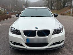 Weiß Gebraucht 2009 BMW 318 M Sport Limousine | 8.800 € (Teuer)