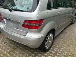 Silber Gebraucht 2010 Mercedes B180 Van / Kleinbus | 7.000 € (Guter Preis)