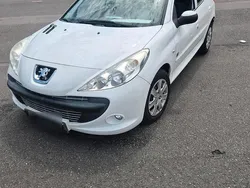 Weiß Gebraucht 2013 Peugeot 206+ Kleinwagen | 3.300 €